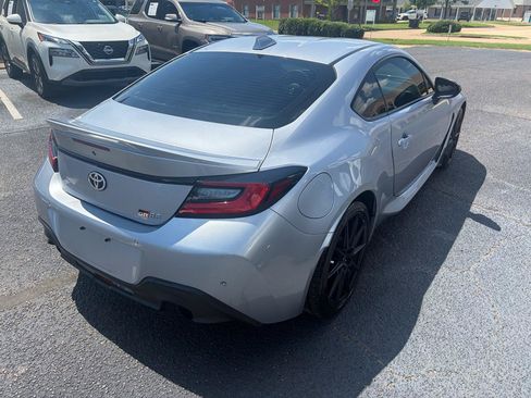Used 2022 Toyota GR86 Premium RWD image 5
