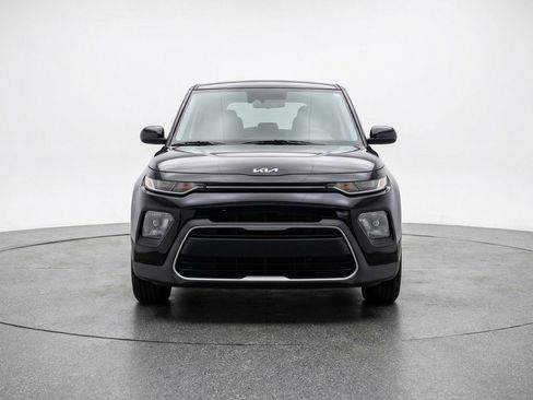 Used 2025 Kia Soul LX w/ LX Technology Package FWD image 2
