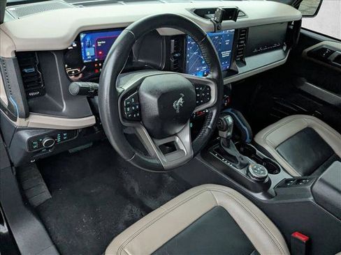 Used 2022 Ford Bronco Wildtrak image 12