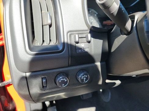 Used 2020 Chevrolet Colorado ZR2 image 11