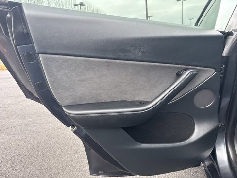 Used 2024 Tesla Model Y Long Range image 16