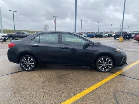 Used 2019 Toyota Corolla SE w/ SE Premium Package FWD image 2