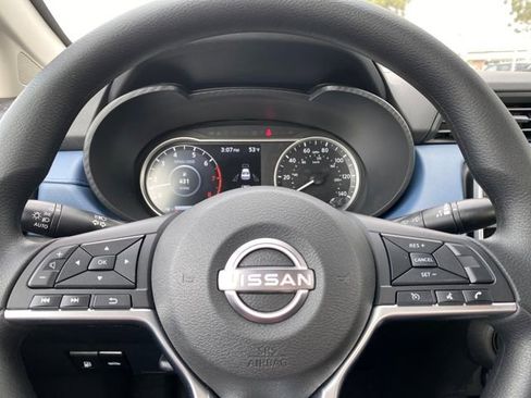 New 2025 Nissan Versa SV image 14