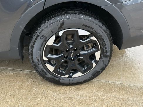 Used 2024 Kia Sorento S image 10