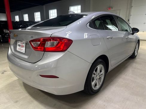 Used 2017 Chevrolet Cruze LT FWD image 7