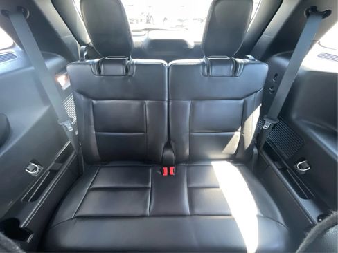 Used 2020 Ford Explorer XLT w/ Equipment Group 202A AWD/4WD image 46