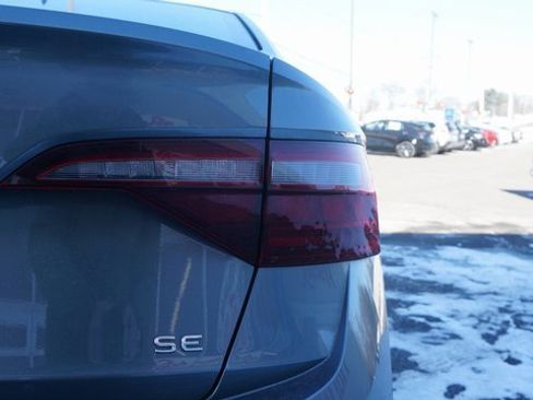 Certified 2023 Volkswagen Jetta SE w/ Panoramic Sunroof Package image 81