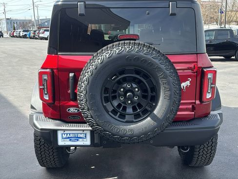 New 2026 Ford Bronco Badlands image 8