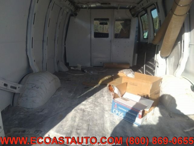 Used 2017 GMC Savana 2500 RWD image 9