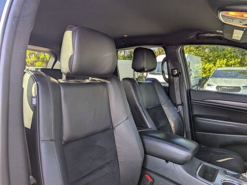 Used 2022 Jeep Grand Cherokee Laredo X image 11