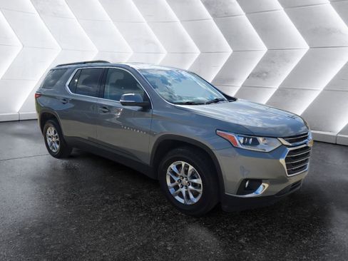 Used 2021 Chevrolet Traverse LT w/ LPO, Floor Liner Package image 3