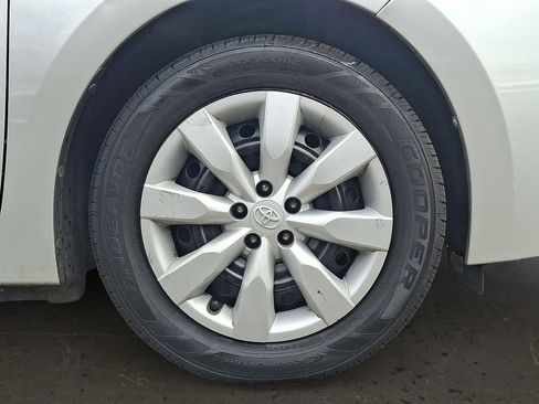 Used 2016 Toyota Corolla LE image 9