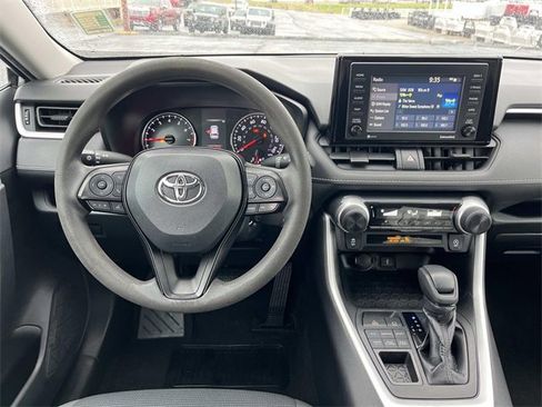 Used 2020 Toyota RAV4 LE image 11