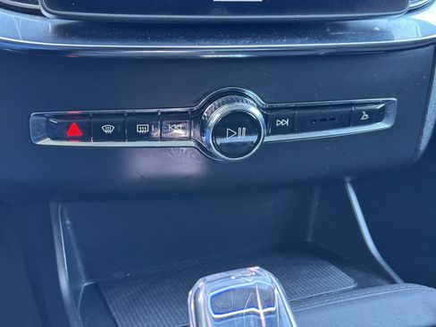 Used 2025 Volvo XC90 B5 Plus image 29