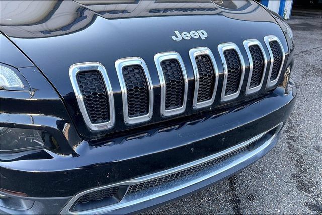 Used 2017 Jeep Cherokee Limited AWD/4WD image 6