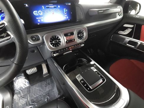 Used 2025 Mercedes-Benz G 580 w/ Manufactur Interior Package image 15