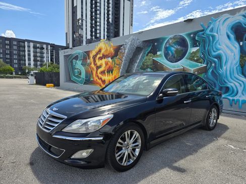 Used 2013 Hyundai Genesis 3.8 w/ Technology Pkg RWD image 2