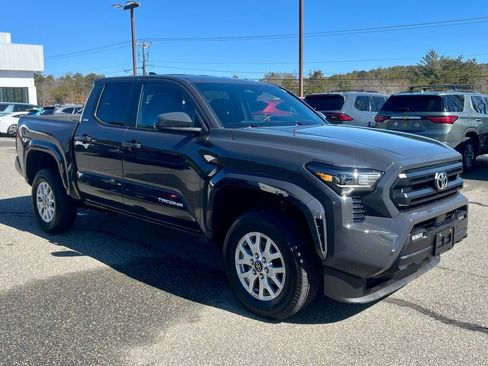Used 2025 Toyota Tacoma SR5 image 7