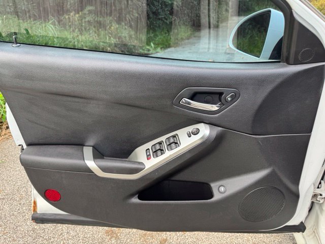 Used 2010 Pontiac G6 Sedan FWD image 8