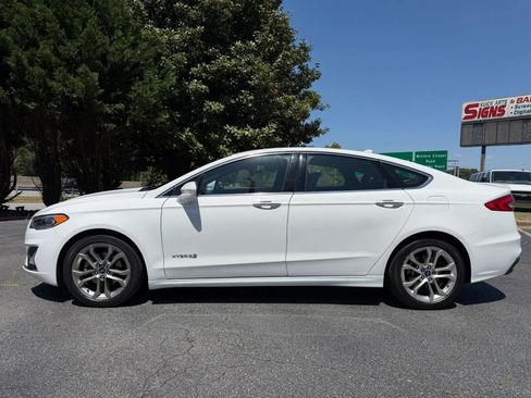 Used 2019 Ford Fusion Titanium FWD image 2
