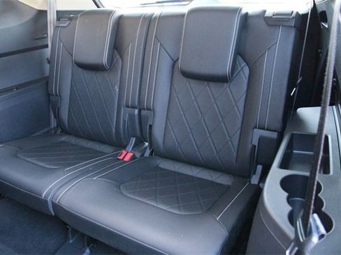 Certified 2025 Volkswagen Atlas SEL Premium R-Line image 35