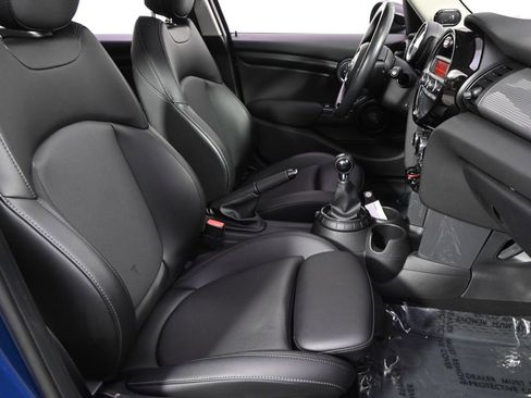 Used 2016 MINI Cooper 4-Door Hardtop image 16