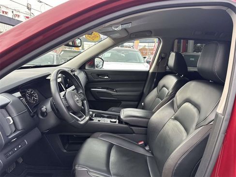 Used 2022 Nissan Pathfinder SL image 19