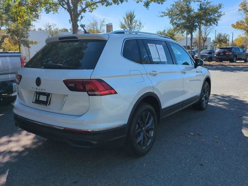 Used 2023 Volkswagen Tiguan SE image 5
