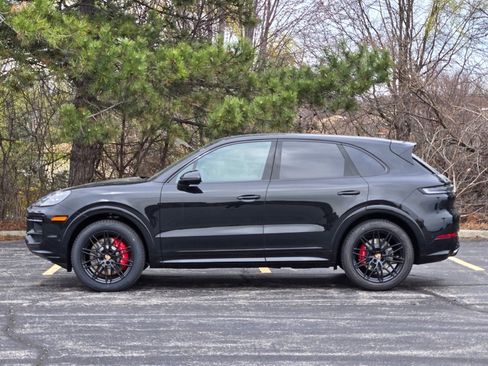 New 2025 Porsche Cayenne S image 2