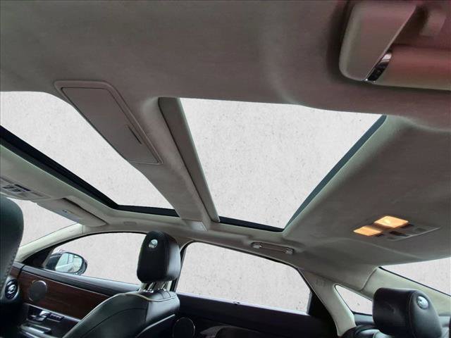 Used 2012 Jaguar XJ L RWD image 20