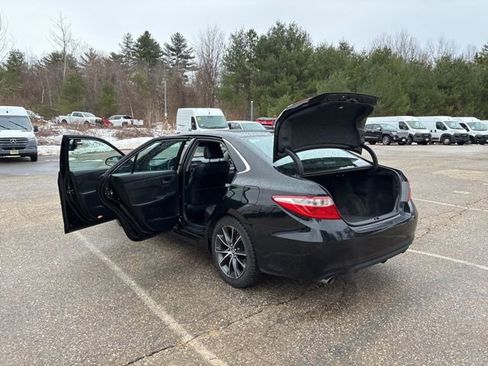 Used 2015 Toyota Camry XSE image 13