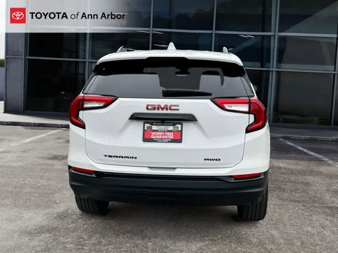 Used 2024 GMC Terrain SLE w/ Driver Convenience Package AWD/4WD image 10