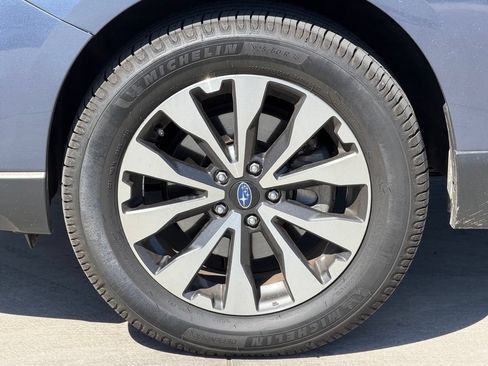 Used 2016 Subaru Outback 2.5i Limited AWD/4WD image 6