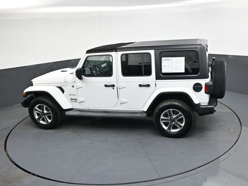 Used 2019 Jeep Wrangler Unlimited Sahara image 21