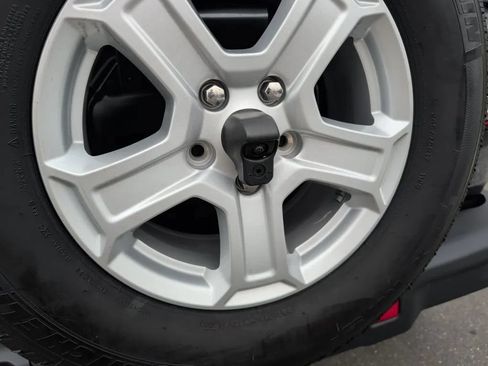 Used 2022 Jeep Wrangler Unlimited Sport AWD/4WD image 15