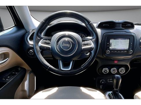 Used 2016 Jeep Renegade Latitude AWD/4WD image 8
