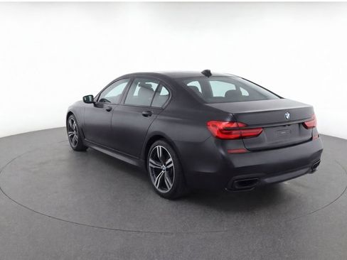 Used 2019 BMW 740i w/ M Sport Package RWD image 4