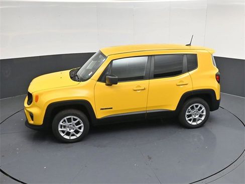 Used 2023 Jeep Renegade Latitude image 42