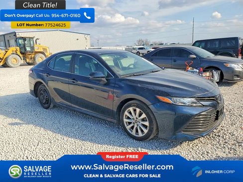 Used 2019 Toyota Camry LE image 5