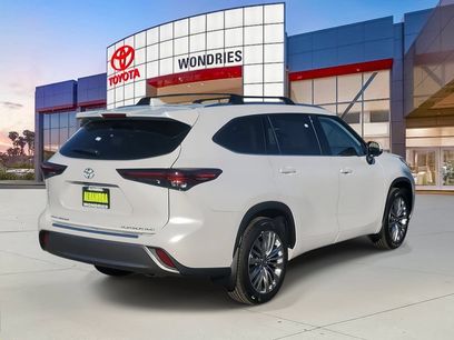 New 2026 Toyota Highlander Platinum