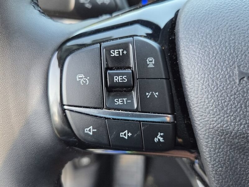 Used 2025 Ford Escape SE FWD image 24