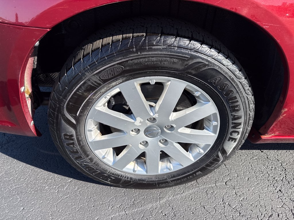 Used 2014 Chrysler Town & Country Touring FWD image 24