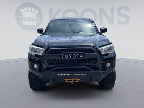 Used 2016 Toyota Tacoma TRD Off-Road AWD/4WD image 11