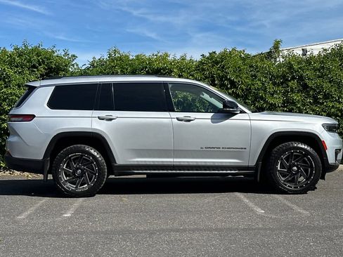 Used 2021 Jeep Grand Cherokee L Limited w/ MOPAR Finishing Package image 2