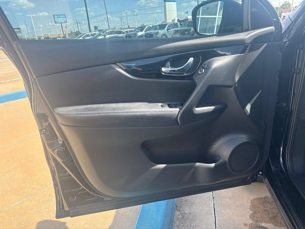 Used 2022 Nissan Rogue Sport SL AWD/4WD image 13