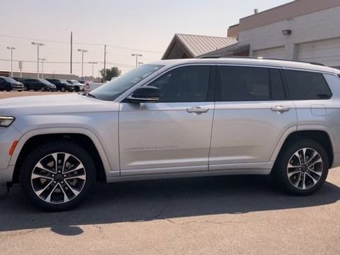 Used 2021 Jeep Grand Cherokee L Overland w/ Luxury Tech Group IV AWD/4WD image 6