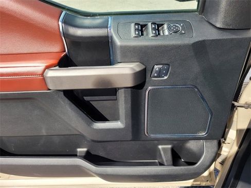 Used 2018 Ford F150 Platinum w/ Equipment Group 701A Luxury image 21