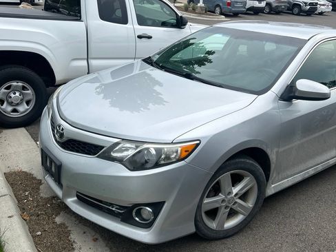 Used 2014 Toyota Camry SE w/ Fleet Convenience Package FWD image 2