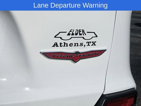 Used 2019 Jeep Cherokee Trailhawk image 9