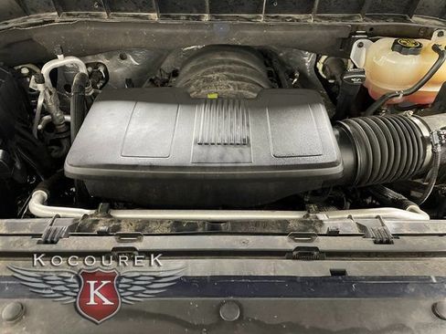 Used 2022 Chevrolet Silverado 1500 LTZ AWD/4WD image 23